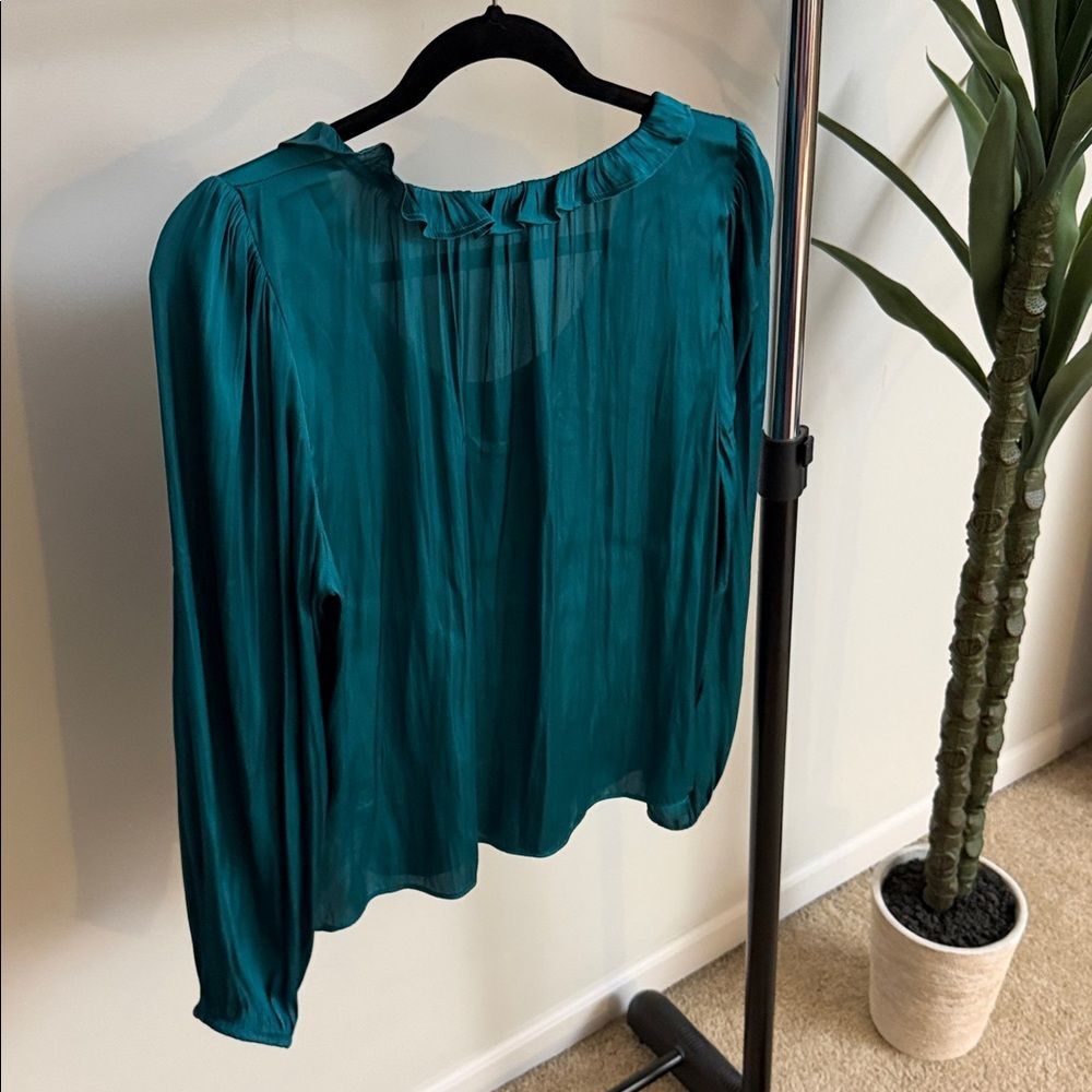 J. Crew Ruffleneck top Large - Picture 5 of 6